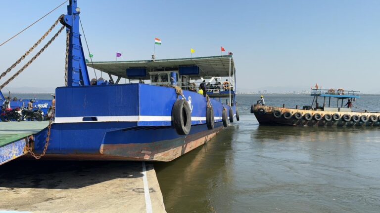 55 passengers stranded on Vasai-Bhayandar RoRo ferry for over an hour